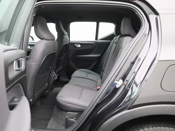Volvo XC40 (2023) — foto 2 van 39