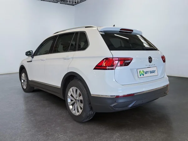 VOLKSWAGEN Tiguan Dsl (2021) — foto 34 van 36