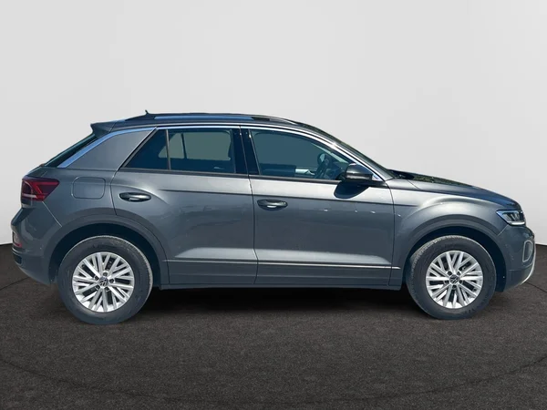 VOLKSWAGEN T-Roc (2023) — foto 9 van 18