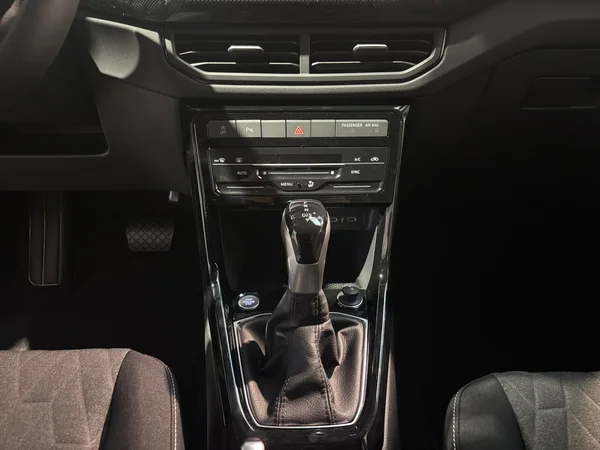 VOLKSWAGEN T-Cross (2026) — foto 4 van 24