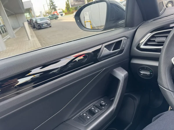 VOLKSWAGEN T-Roc Cabriolet (2025) — foto 8 van 24