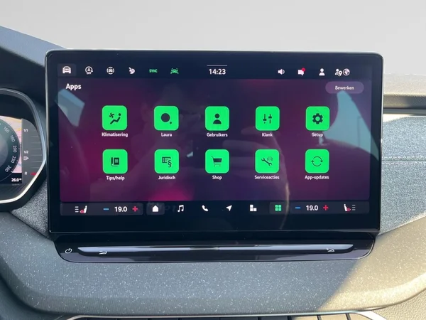 SKODA Octavia Combi (2025) — foto 4 van 22