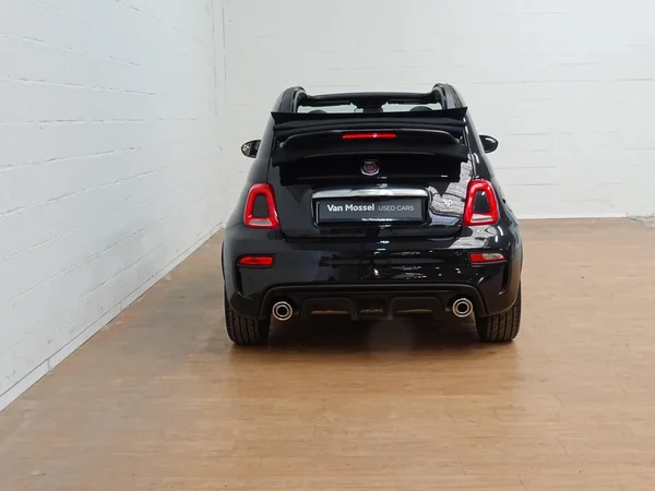 Fiat 500C (2024) — foto 22 van 24