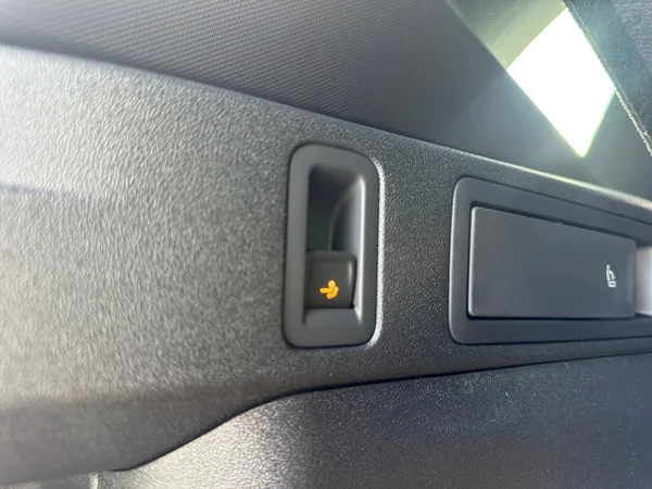 VOLKSWAGEN Tiguan eHybrid (PHEV) (2025) — foto 6 van 24