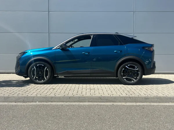 Peugeot e-3008 (2025) — foto 13 van 18