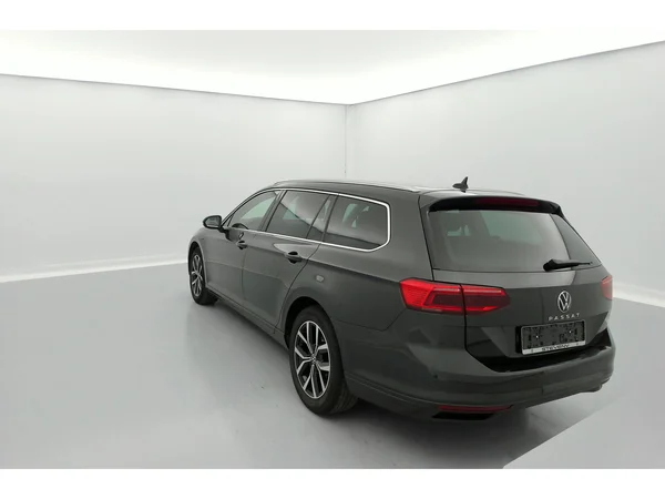 VOLKSWAGEN Passat Variant (2024) — foto 36 van 36