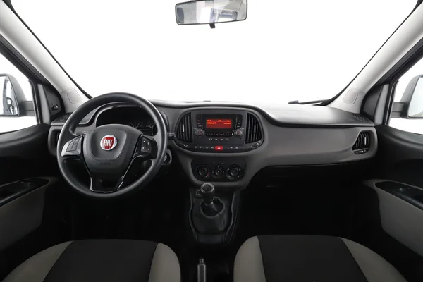 Fiat Doblo (2018) — foto 3 van 16