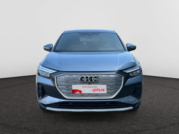 AUDI Q4 Sportback e-tron (2025) — foto 19 van 21