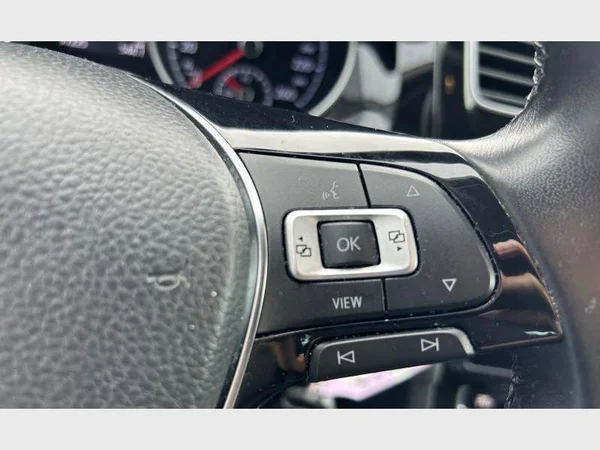 VOLKSWAGEN Golf VII (2019) — foto 20 van 31