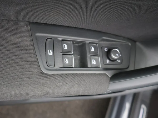VOLKSWAGEN Tiguan eHybrid (PHEV) (2022) — foto 23 van 27