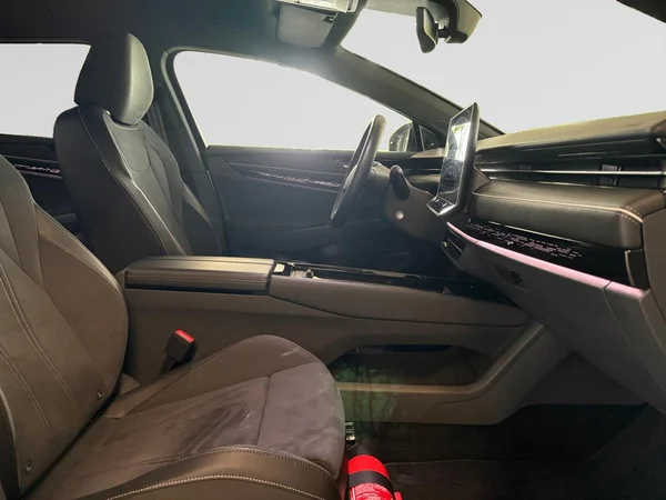 VOLKSWAGEN ID.7 Tourer (2025) — foto 8 van 24