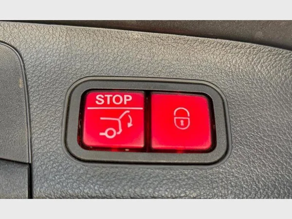 Mercedes-Benz GLA 180 (2022) — foto 15 van 22