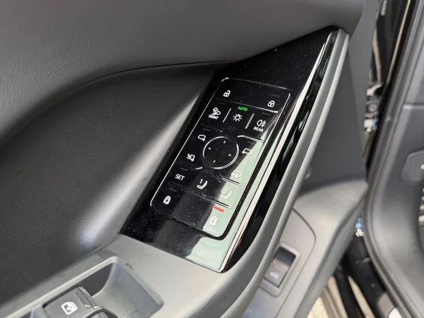 AUDI Q6 e-tron (2025) — foto 3 van 15