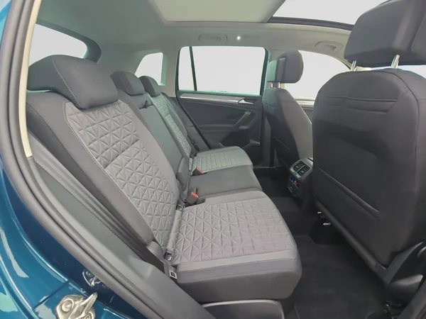 VOLKSWAGEN Tiguan (2024) — foto 5 van 23