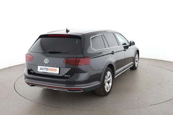 Volkswagen Passat Alltrack (2019) — foto 12 van 16