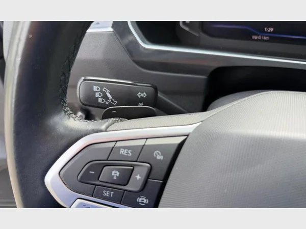 Volkswagen Tiguan (2021) — foto 2 van 27