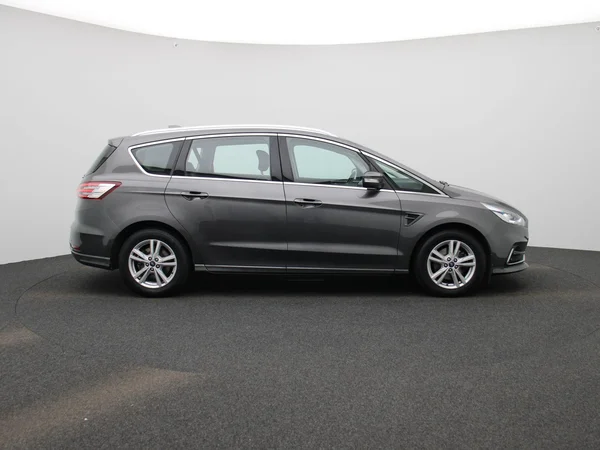 Ford S-Max (2022) — foto 36 van 39