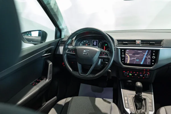 SEAT Arona (2018) — foto 9 van 32