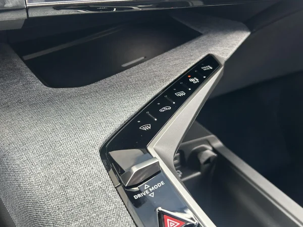 Peugeot e-5008 (2026) — foto 6 van 20