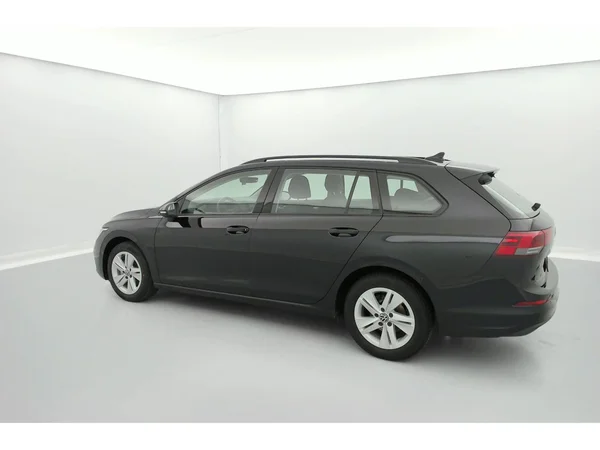 VOLKSWAGEN Golf VIII SW (2022) — foto 25 van 36