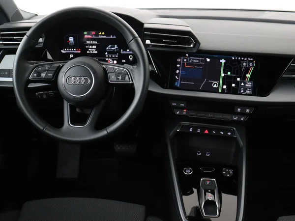 AUDI A3 Sportback (2025) — foto 16 van 18