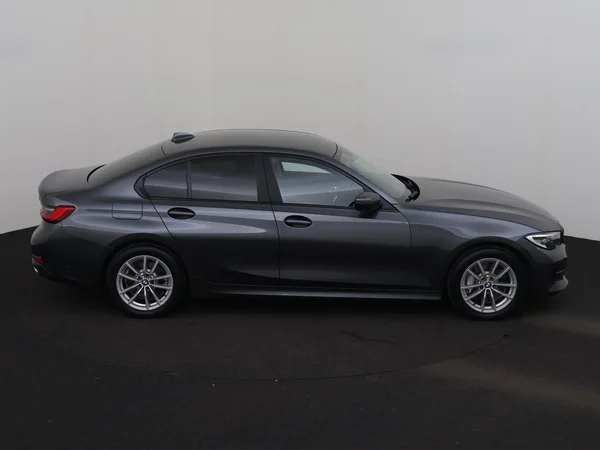 BMW 330 (2020) — foto 26 van 30