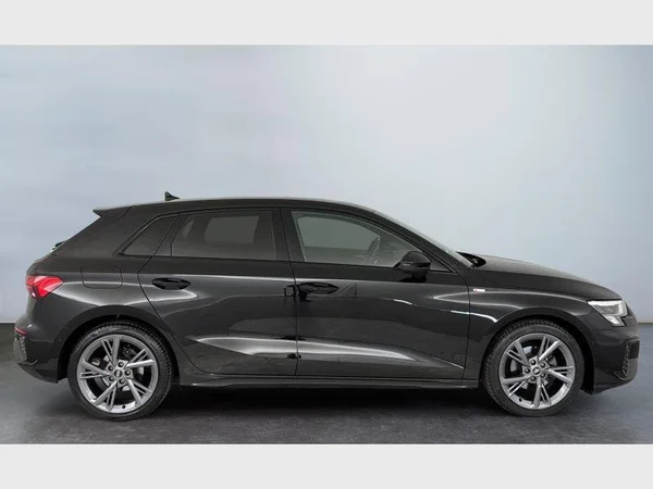 Audi A3 Sportback (2024) — foto 23 van 32