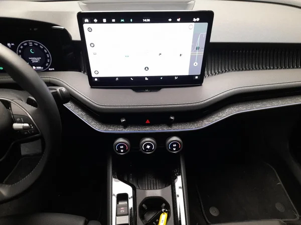 SKODA Superb Combi (2025) — foto 6 van 23