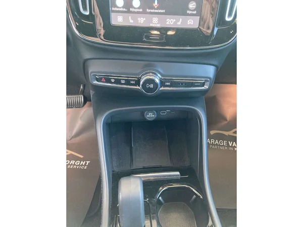 Volvo XC40 (2024) — foto 7 van 19