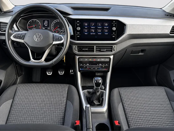VOLKSWAGEN T-Cross (2022) — foto 2 van 15