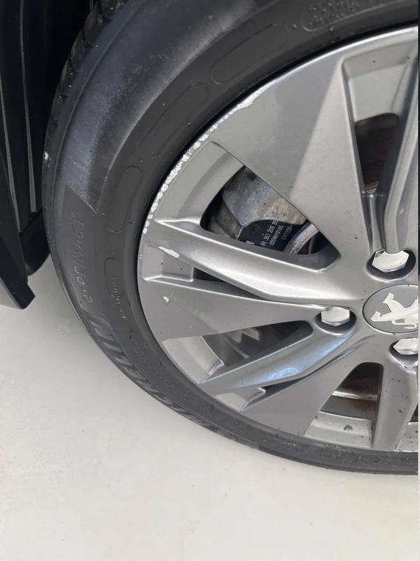 Peugeot E-208 (2022) — foto 52 van 99