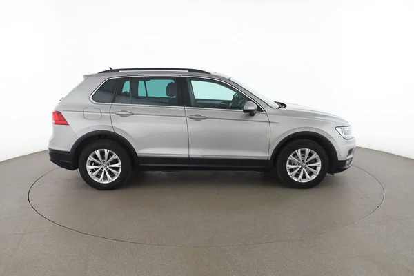 Volkswagen Tiguan (2019) — foto 13 van 16