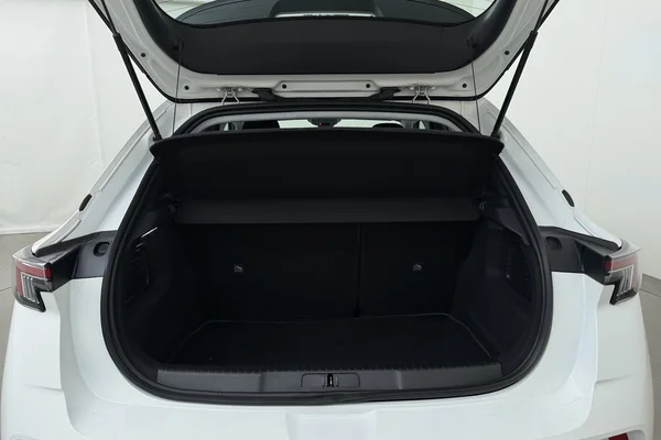 Opel E-Mokka (2022) — foto 14 van 18