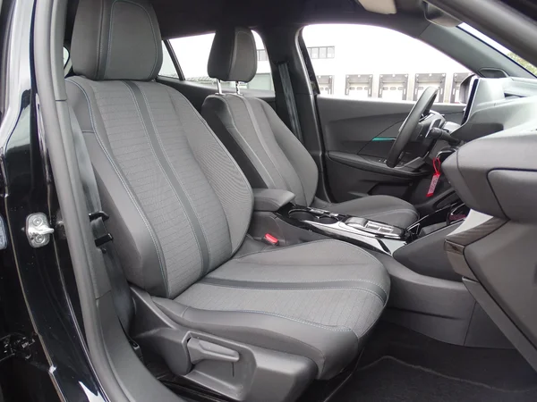 Peugeot 2008 (2023) — foto 5 van 27
