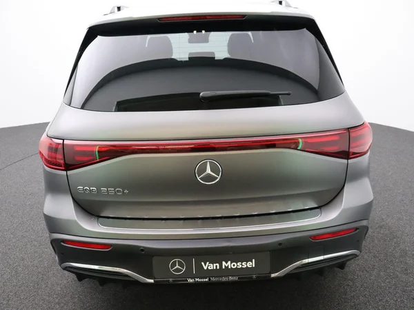 Mercedes-Benz EQB (2025) — foto 19 van 32