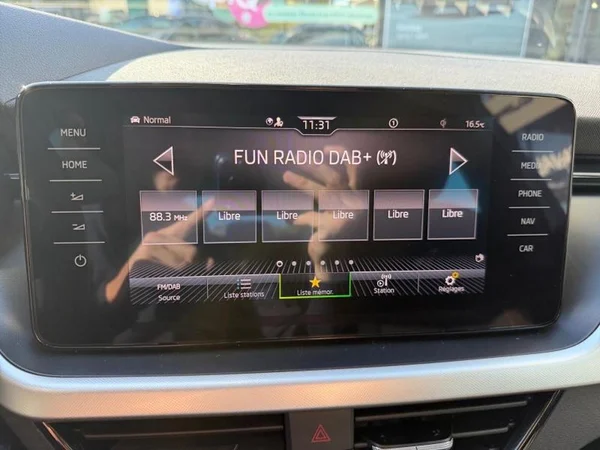 SKODA Kamiq (2022) — foto 10 van 31