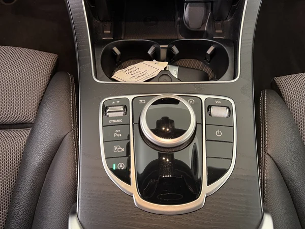 MERCEDES C 180 (2020) — foto 10 van 24