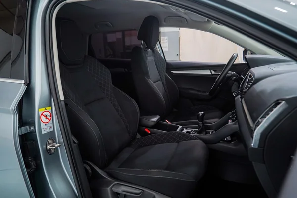 Skoda Karoq (2021) — foto 6 van 54