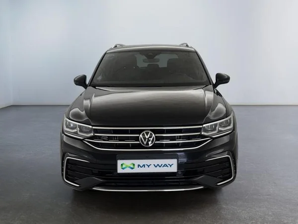 VOLKSWAGEN Tiguan (2023) — foto 11 van 17