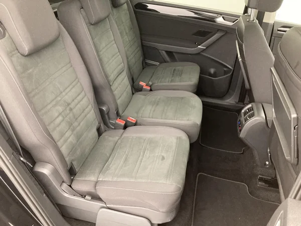 VOLKSWAGEN Touran (2020) — foto 21 van 31