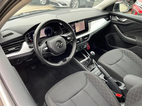 SKODA Scala (2023) — foto 19 van 20