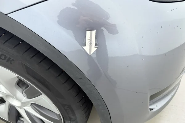Tesla Model Y (2023) — foto 16 van 23