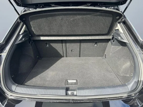 VOLKSWAGEN T-Roc (2022) — foto 24 van 31