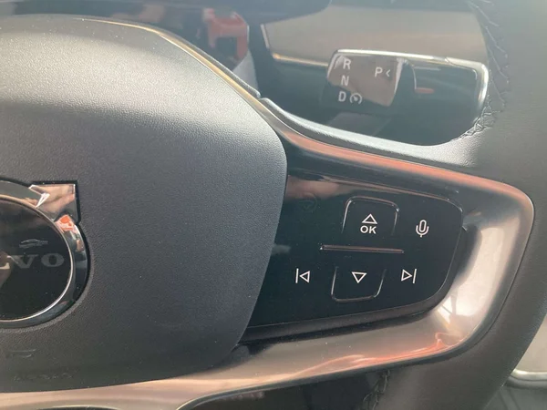 Volvo ES90 — foto 9 van 19