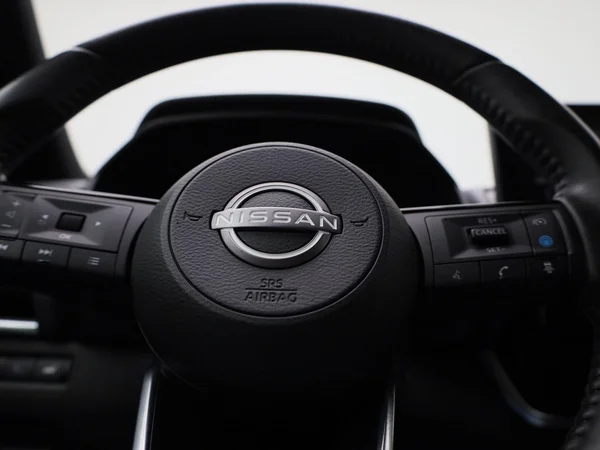 Nissan QASHQAI (2023) — foto 25 van 45