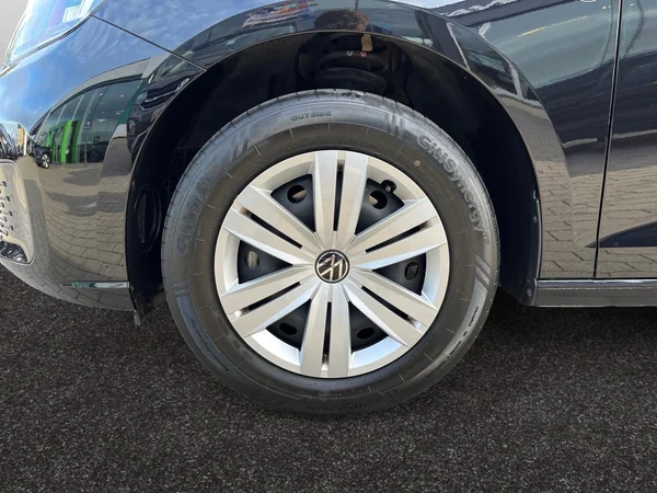 VOLKSWAGEN Caddy Maxi (2024) — foto 8 van 20