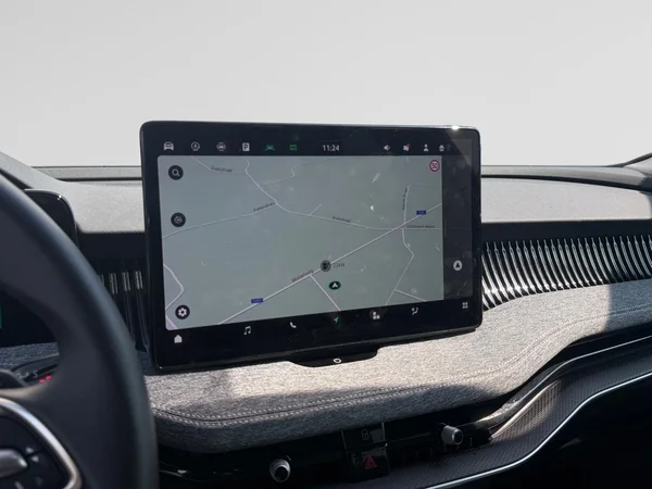 SKODA Superb Combi (2025) — foto 9 van 23