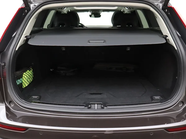 VOLVO V60 (2023) — foto 8 van 35