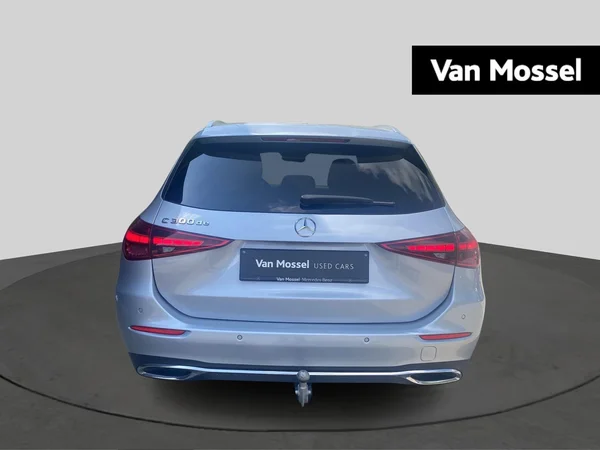 Mercedes-Benz C-Klasse (2023) — foto 14 van 20
