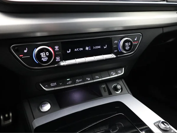 AUDI Q5 PHEV (2023) — foto 13 van 26